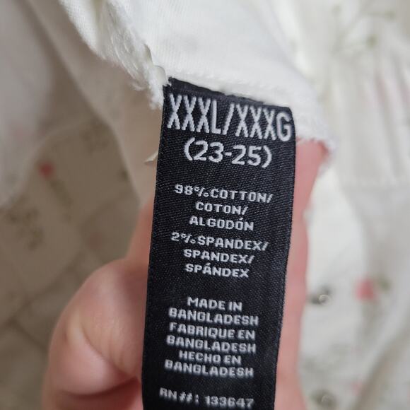 Celebrity Pink Plus Size Floral Romper, size XXXL - Picture 5 of 6